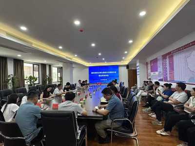 襄陽高新區(qū)舉辦孵化器與眾創(chuàng)空間建設運營座談會暨業(yè)務培訓會，共話企業(yè)孵化新篇章